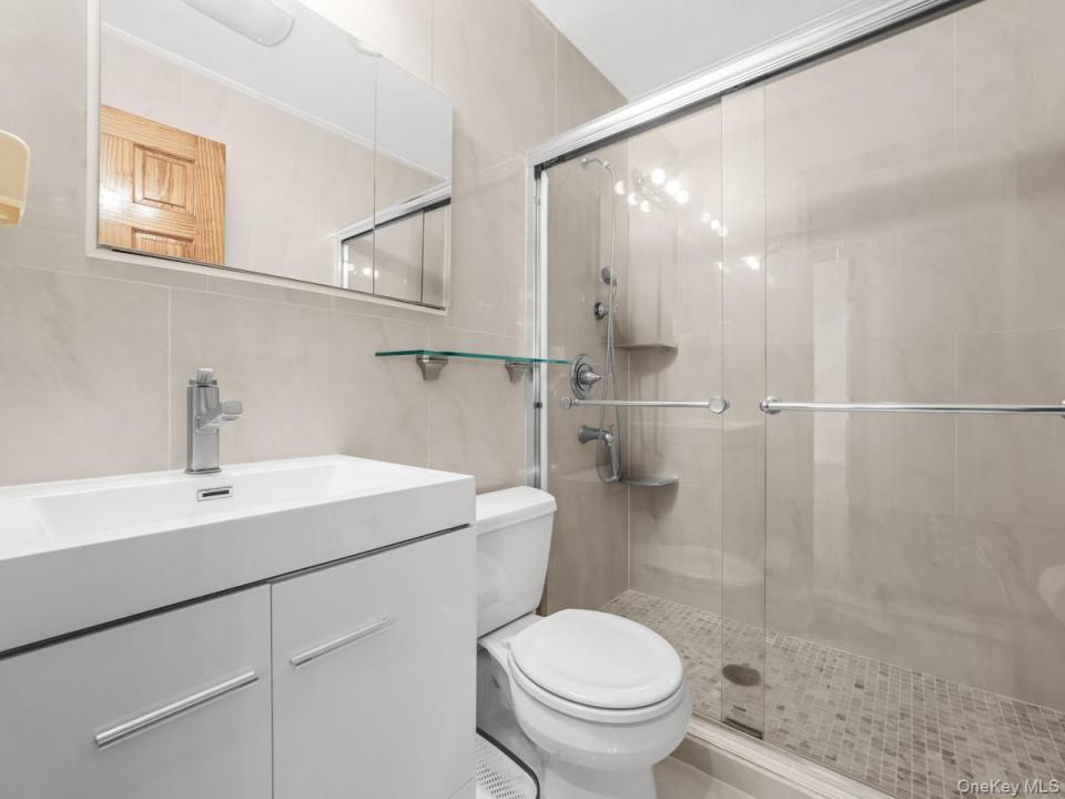#8 photo, 40-08 214th Place, Bayside , NY 11361