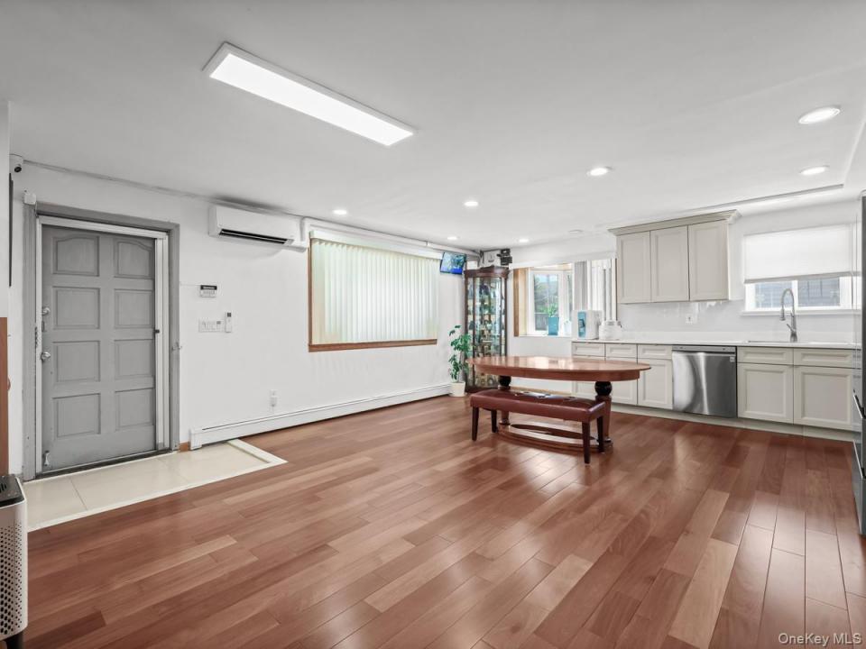 #3 photo, 40-08 214th Place, Bayside , NY 11361