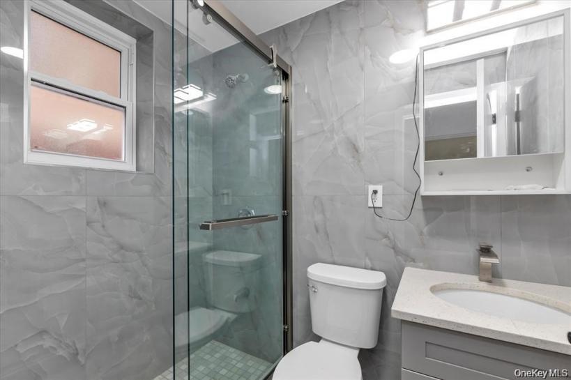 #10 photo, 27-09 Utopia Parkway, Flushing , NY 11358