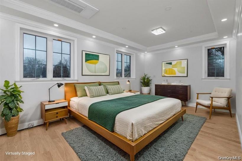 #9 photo, 27-09 Utopia Parkway, Flushing , NY 11358