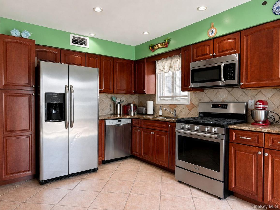 #8 photo, 202-34 46th Road, Bayside , NY 11361