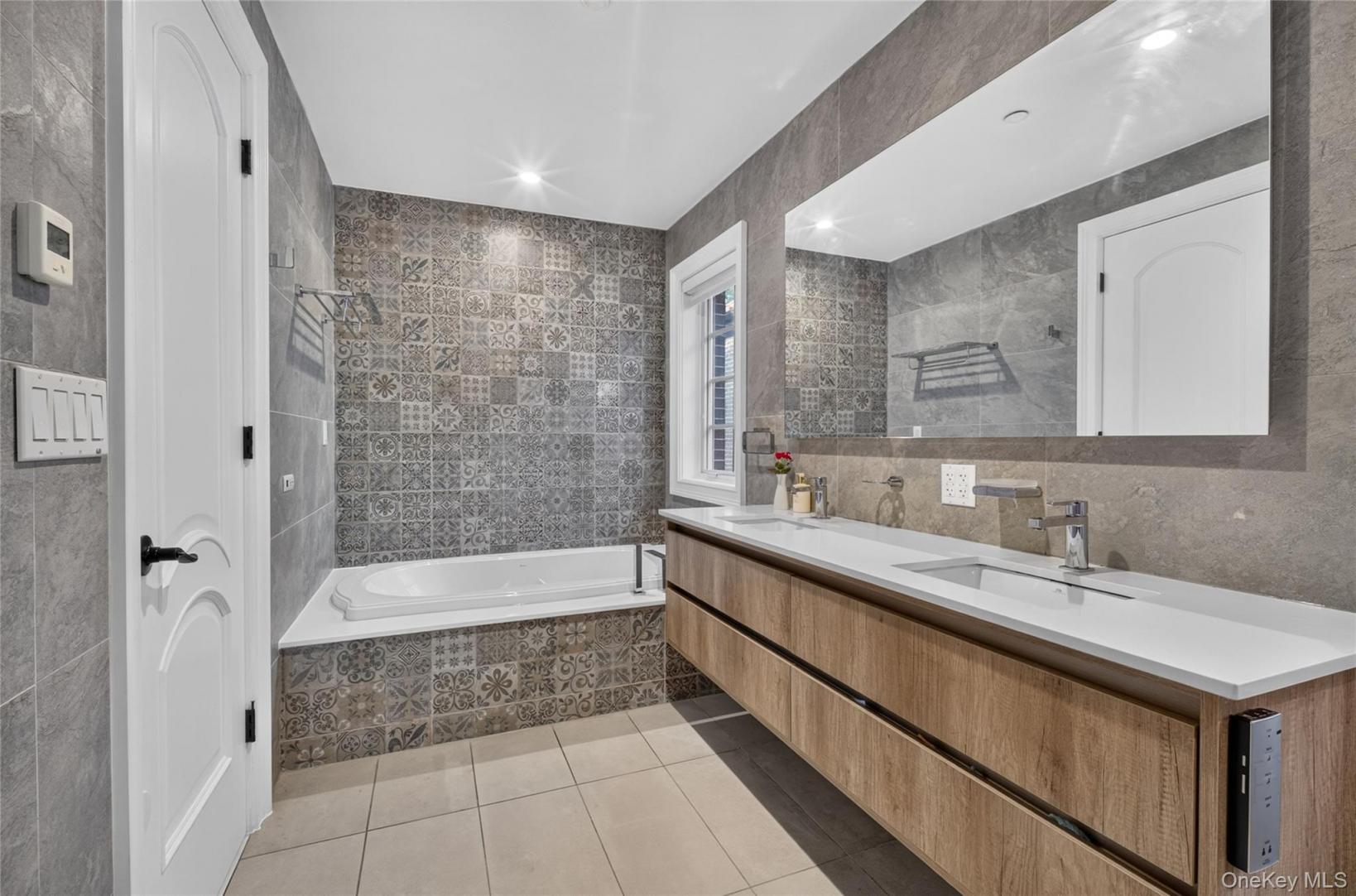 #9 photo, 150-50 6th Avenue, Whitestone , NY 11357