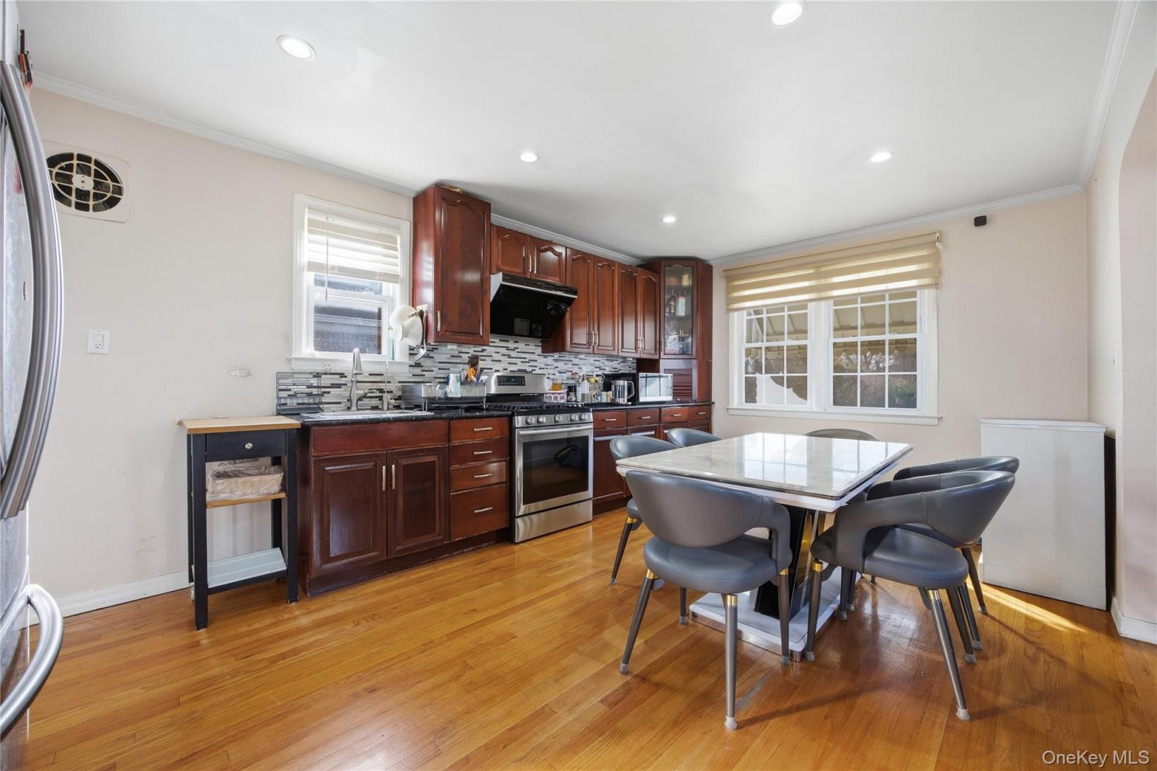 #5 photo, 32-03 Clearview Expressway, Bayside , NY 11361