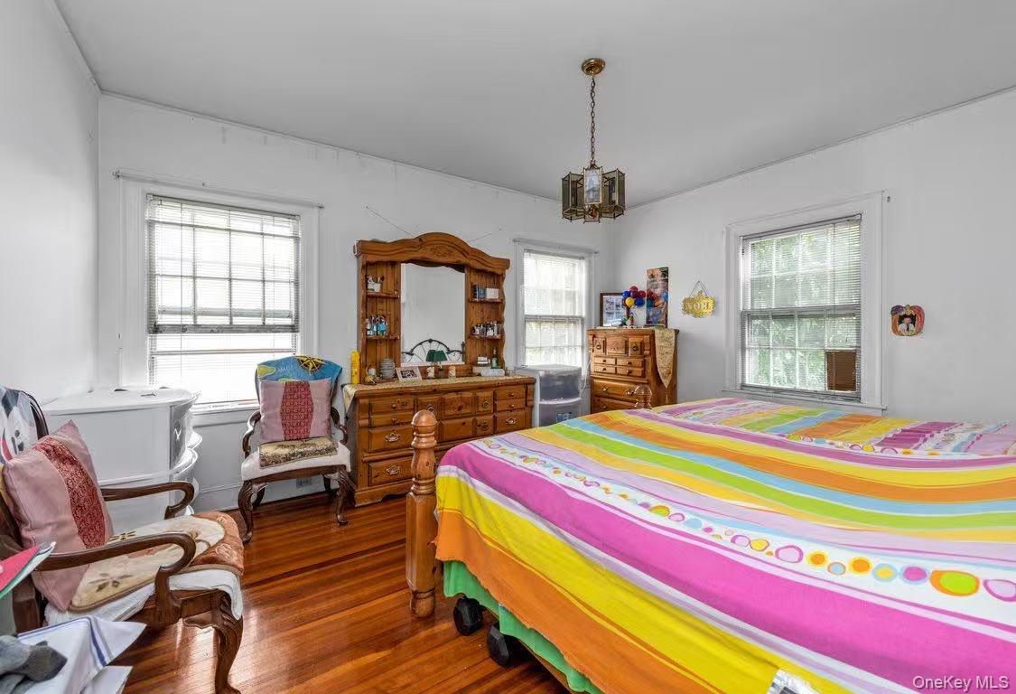 #9 photo, 38-19 223rd St, Bayside , NY 11361