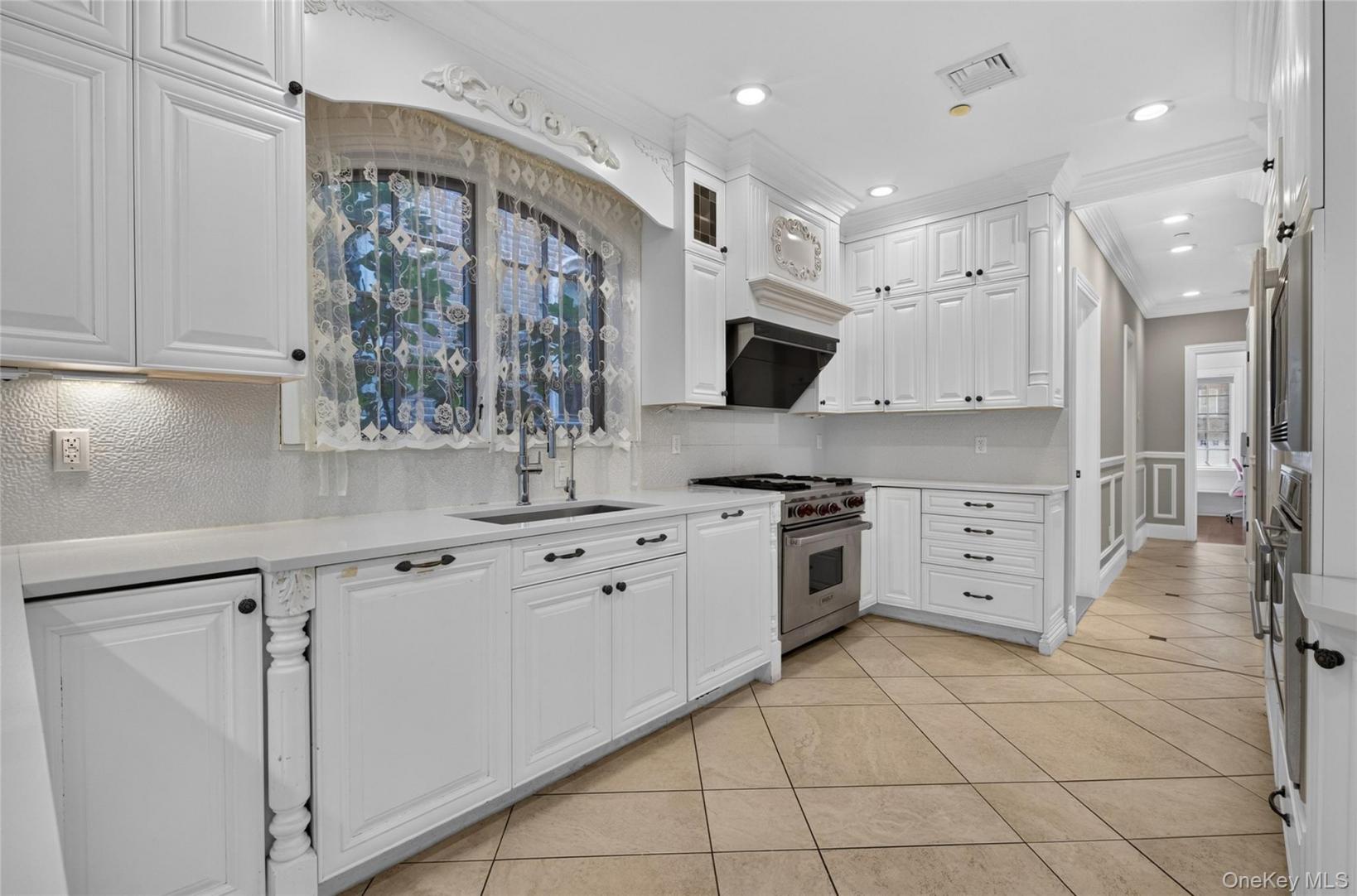 #5 photo, 150-50 6th Avenue, Whitestone , NY 11357