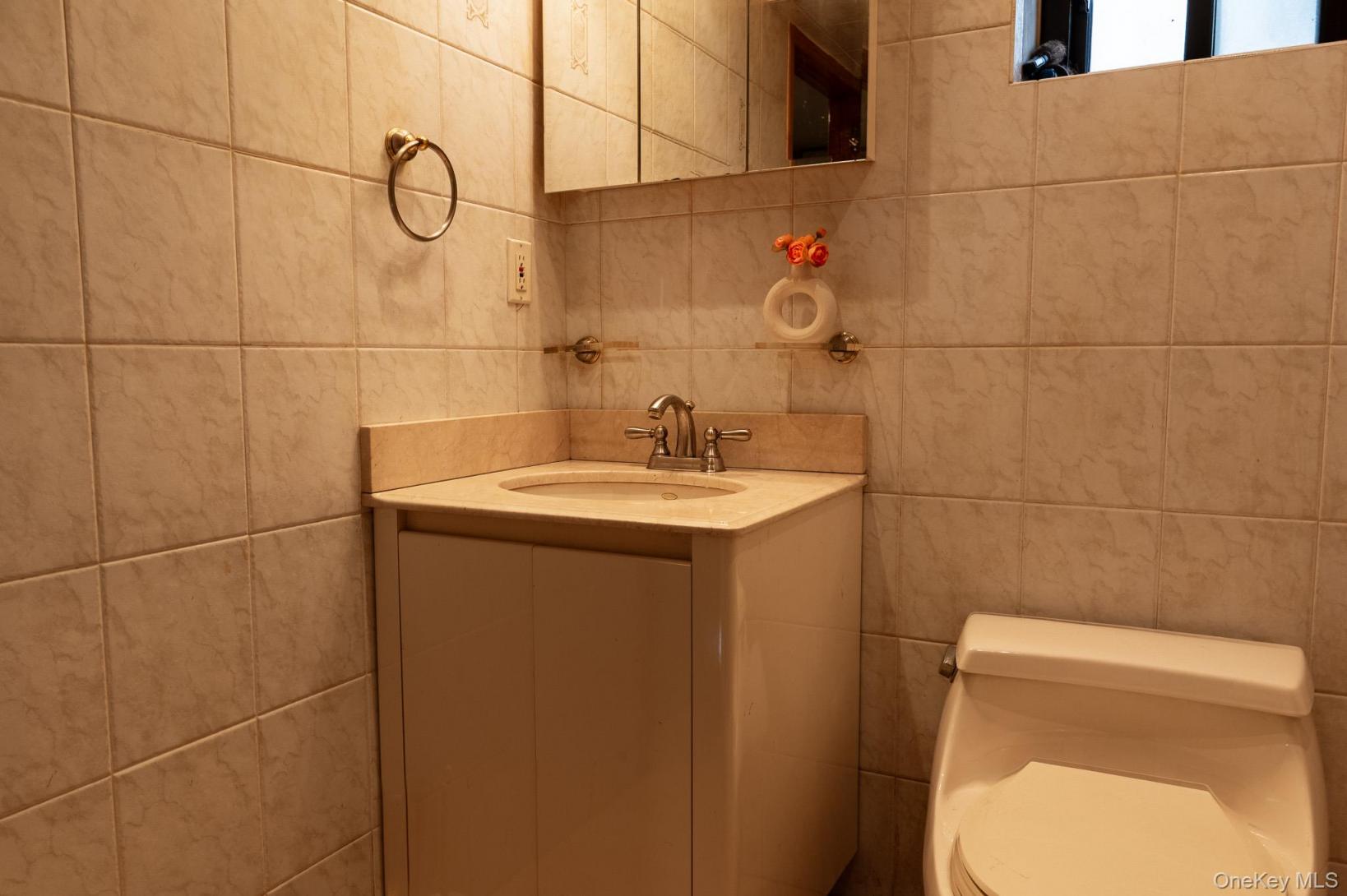 #20 photo, 2104 157th Street, Whitestone , NY 11357
