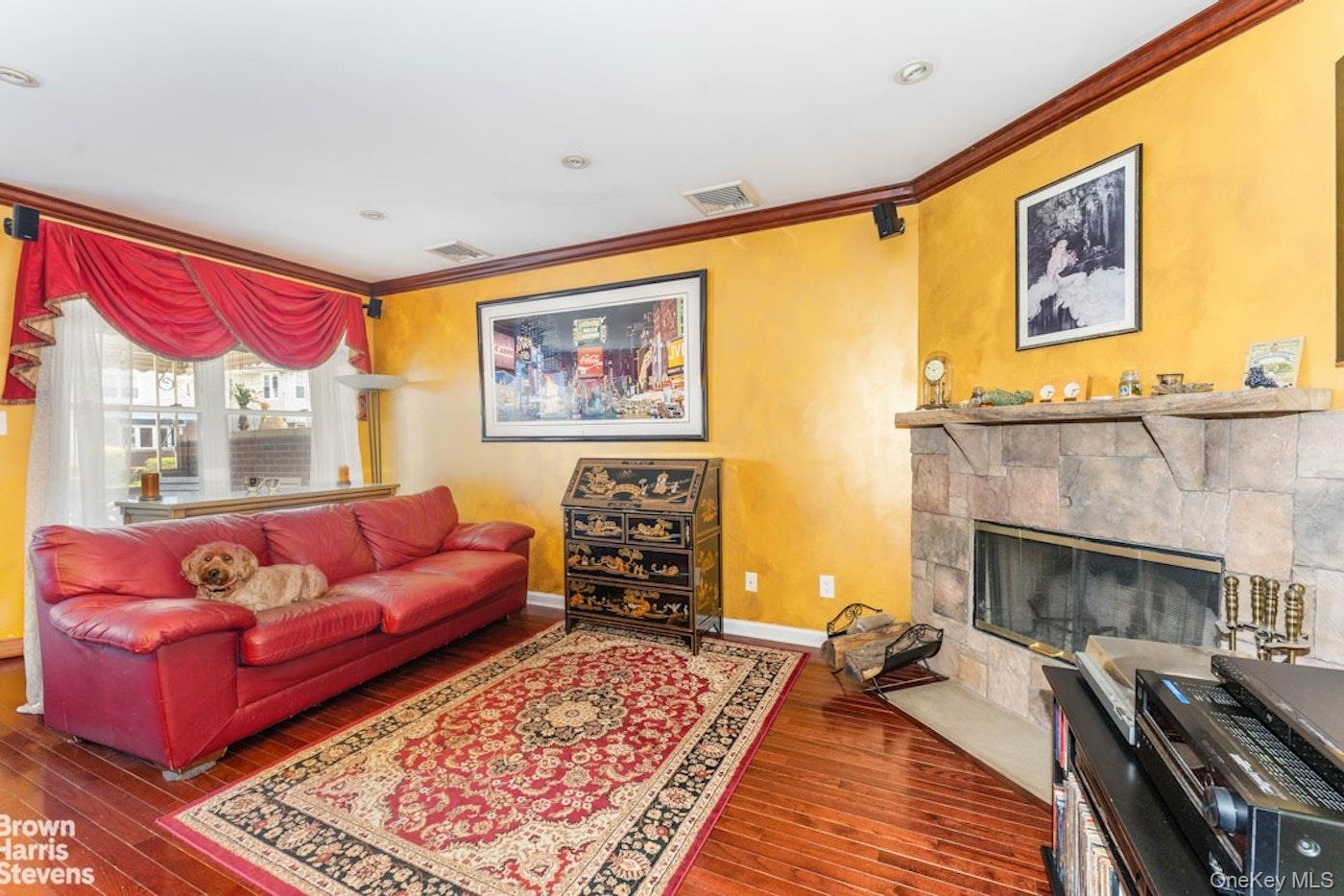 #11 photo, 1910 150th Street, Whitestone , NY 11357