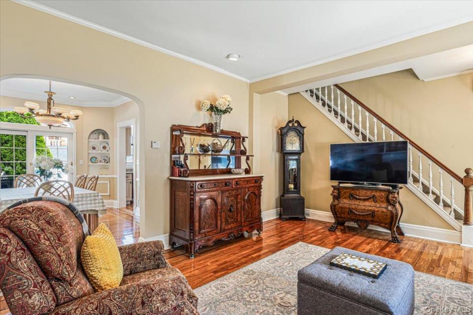 #7 photo, 1003 149th Street, Whitestone , NY 11357