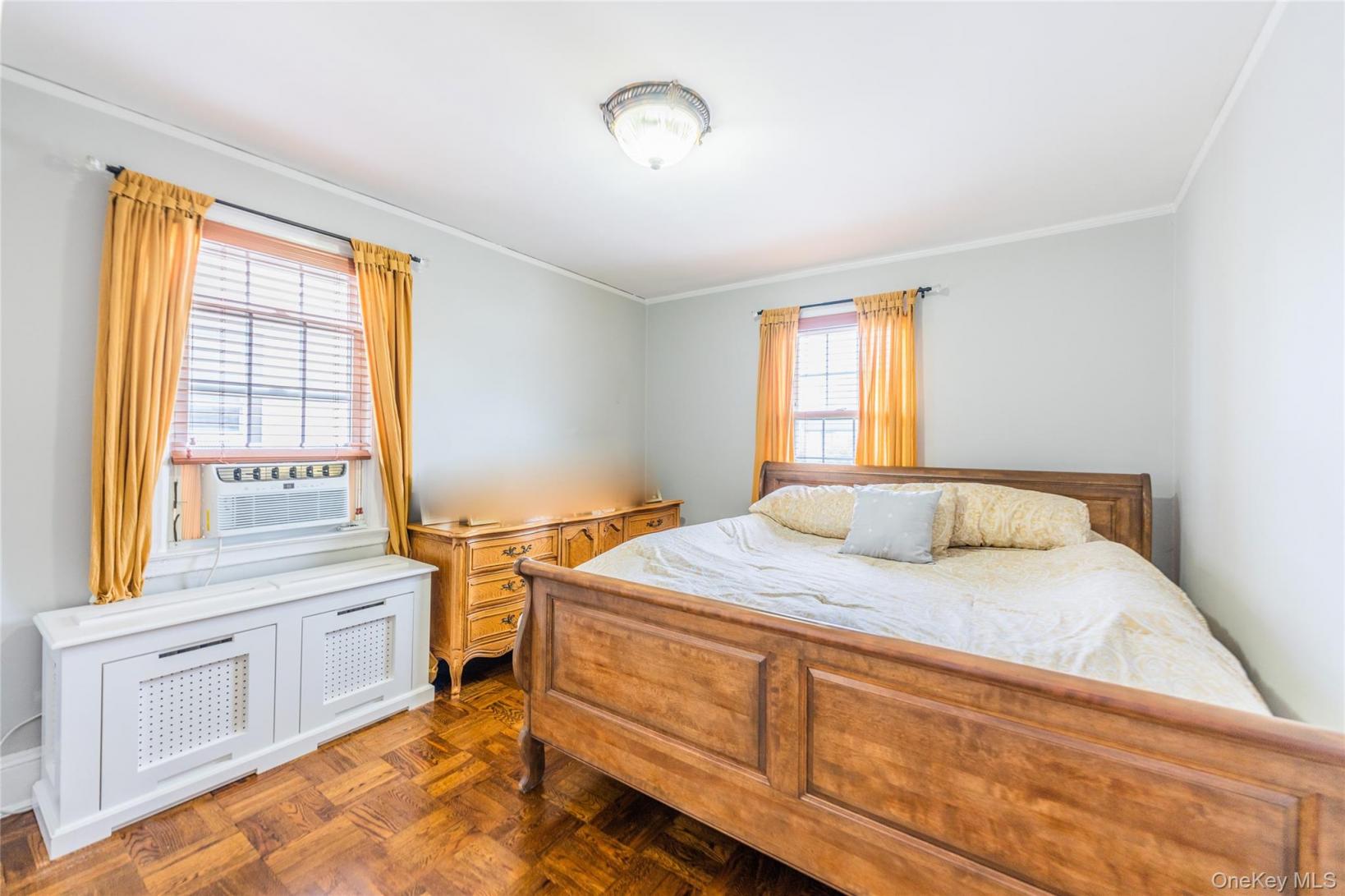 #18 photo, 166-31 24th Road, Whitestone , NY 11357