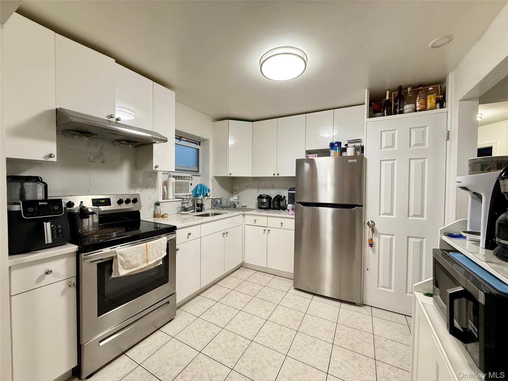 #7 photo, 18-46 College Point Boulevard, College Point , NY 11356