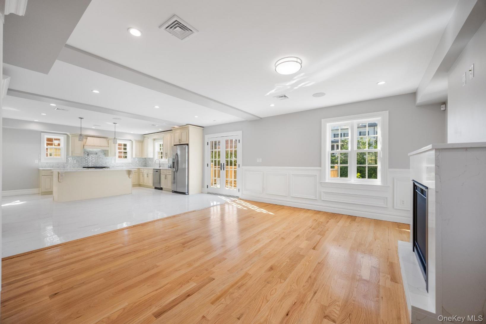 #12 photo, 233-25 38th Drive, Douglaston , NY 11363