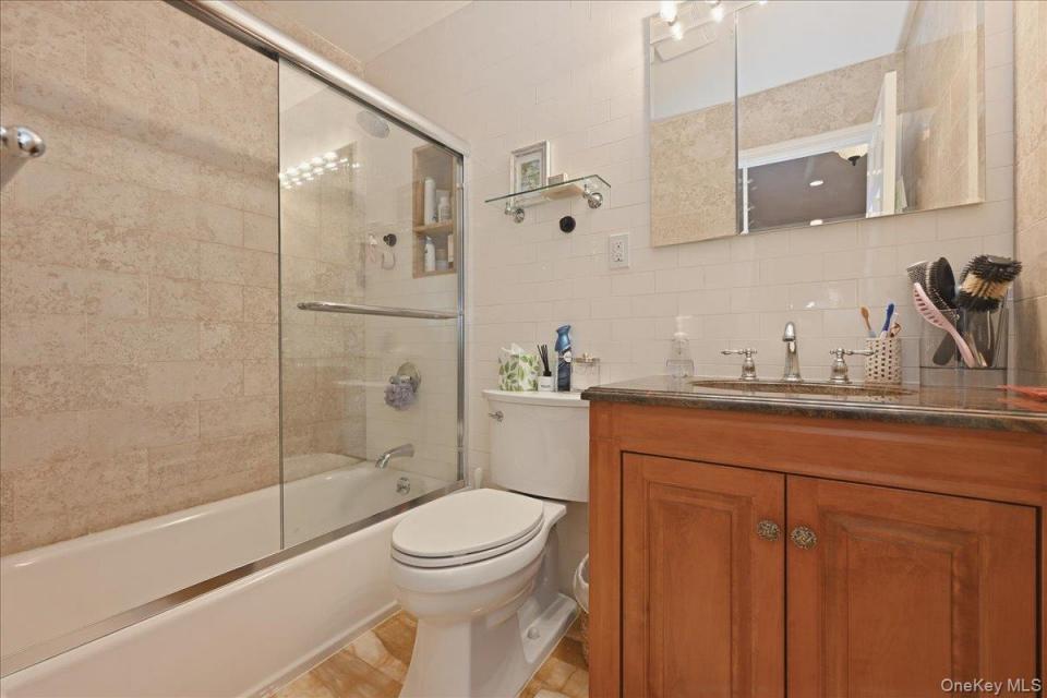 #9 photo, 11-63 129th Street, College Point , NY 11356
