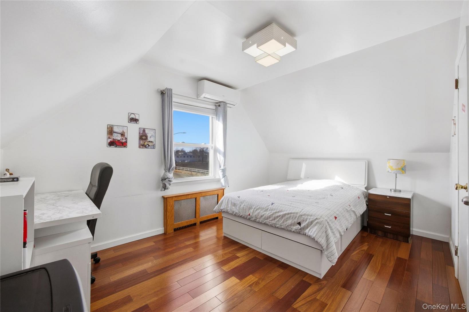 #10 photo, 32-03 Clearview Expressway, Bayside , NY 11361