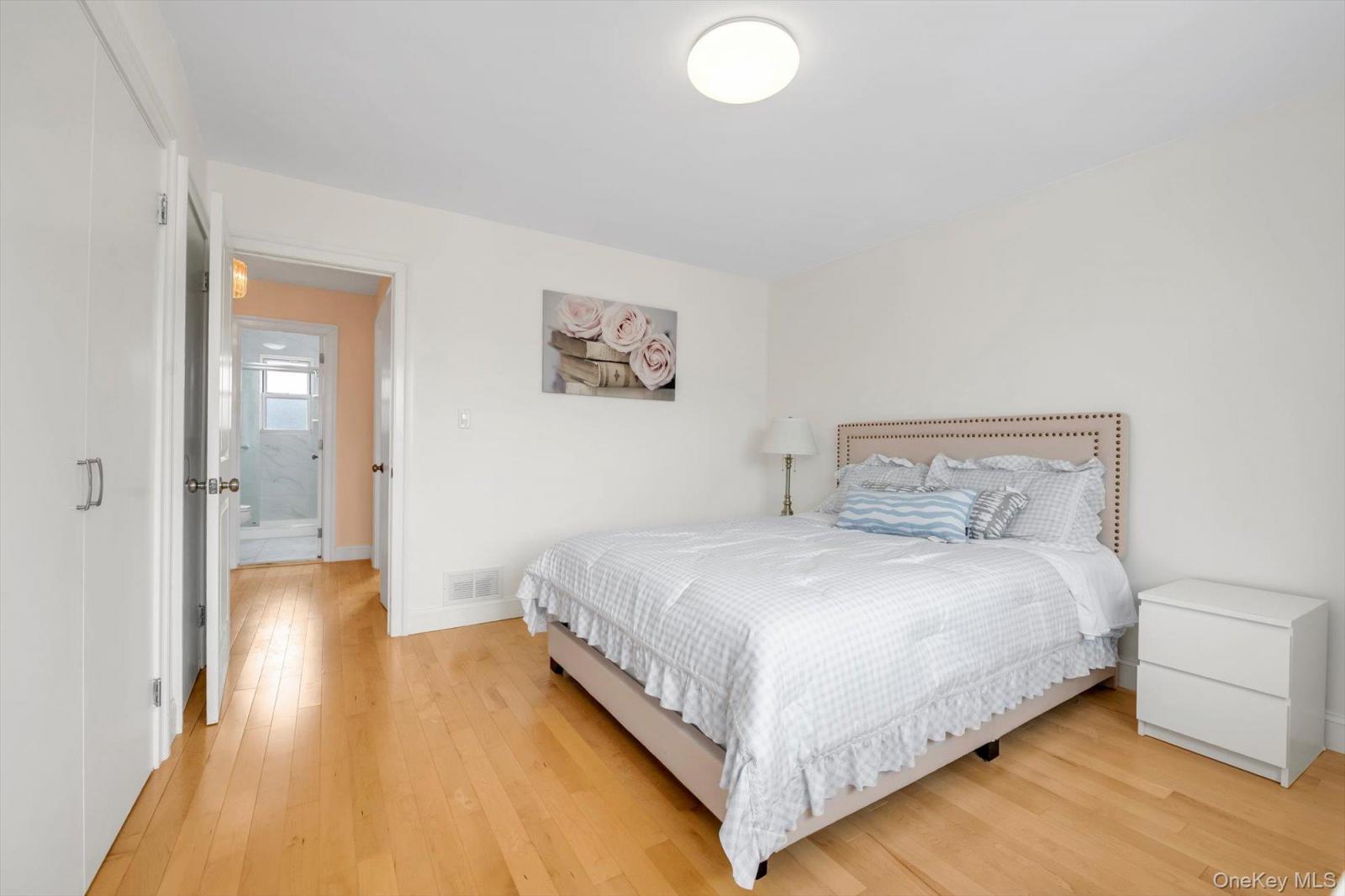 #10 photo, 15150 11th Avenue, Whitestone , NY 11357