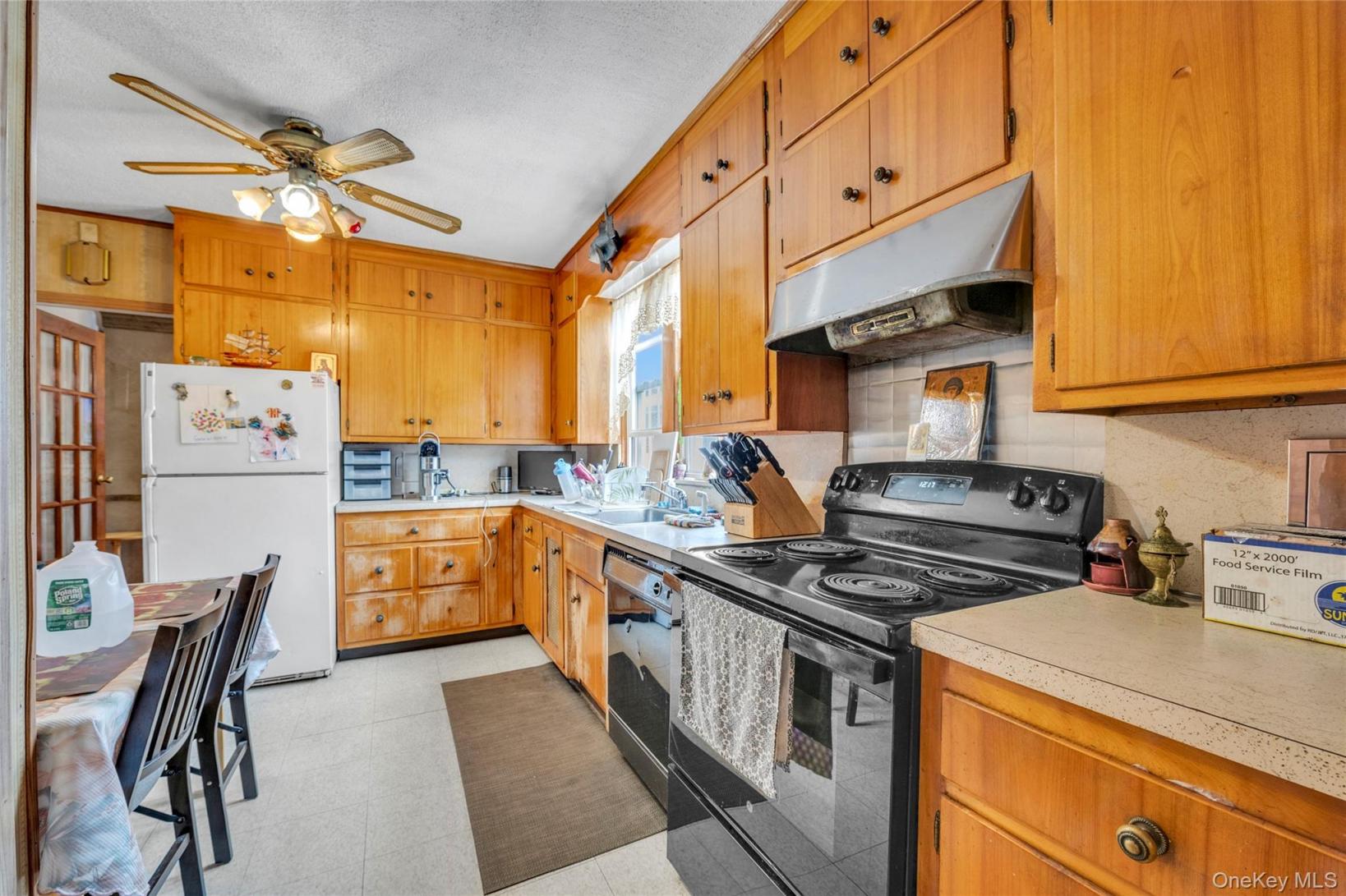 #5 photo, 15424 12th Road, Whitestone , NY 11357
