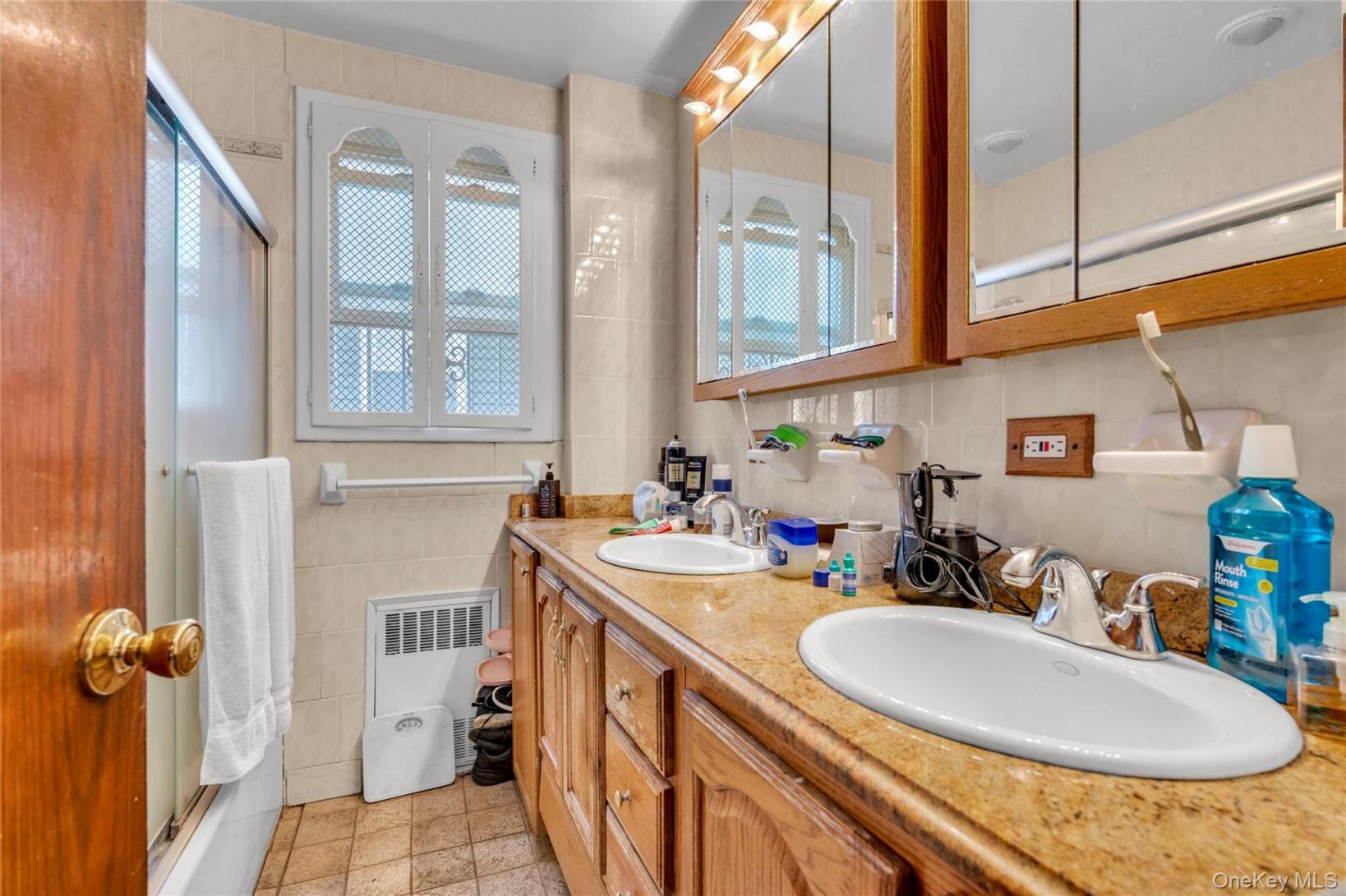 #9 photo, 15424 12th Road, Whitestone , NY 11357