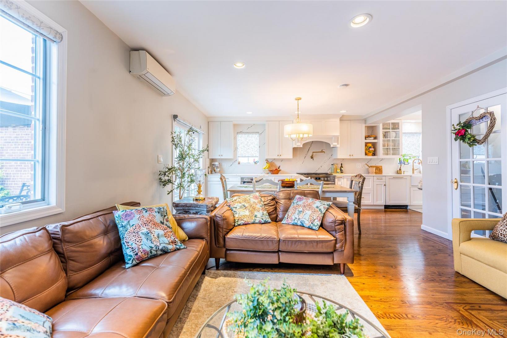 #13 photo, 166-31 24th Road, Whitestone , NY 11357