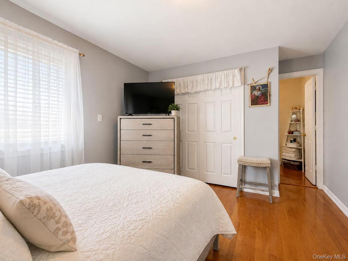 #11 photo, 202-34 46th Road, Bayside , NY 11361
