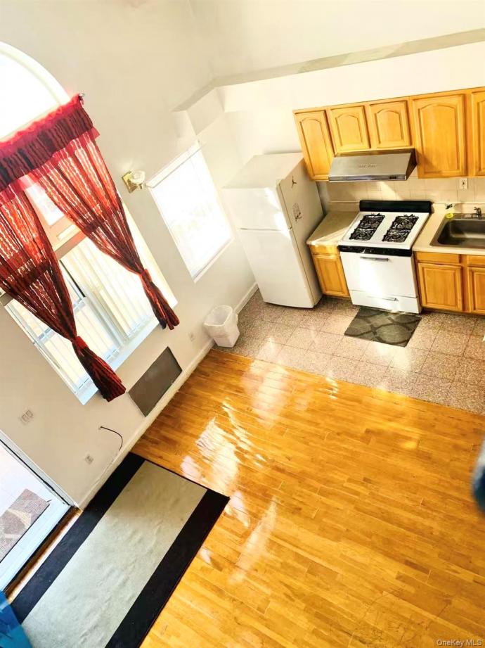 #4 photo, 13-05 128th Street, College Point , NY 11356