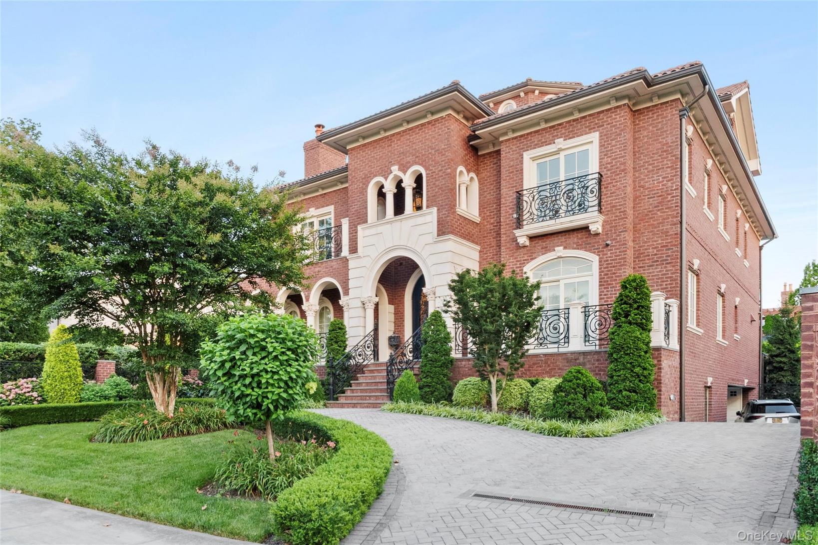 #2 photo, 18 Boulevard, Malba , NY 11357