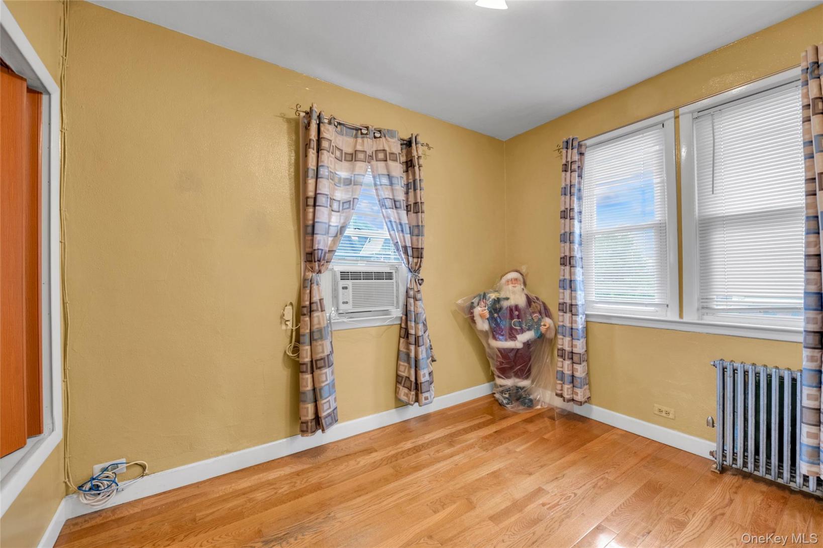 #17 photo, 15424 12th Road, Whitestone , NY 11357