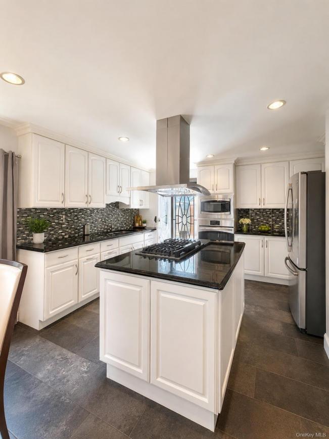 #4 photo, 202-13 33rd Avenue, Bayside , NY 11361