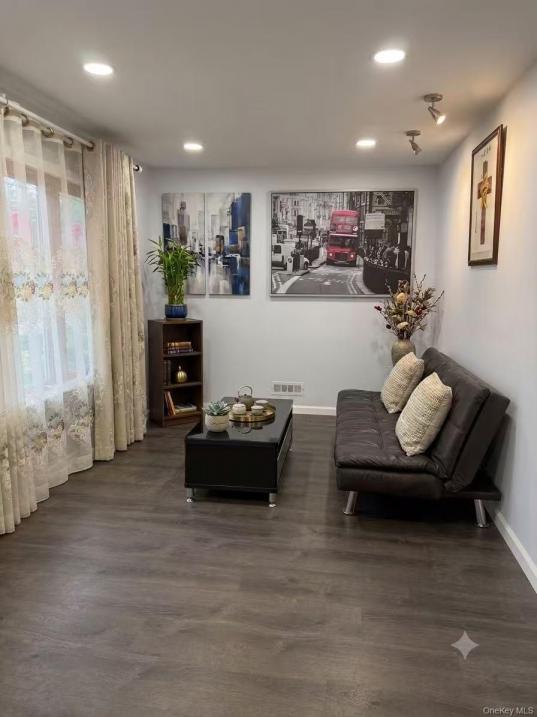 #5 photo, 1101 128th Street, College Point , NY 11356