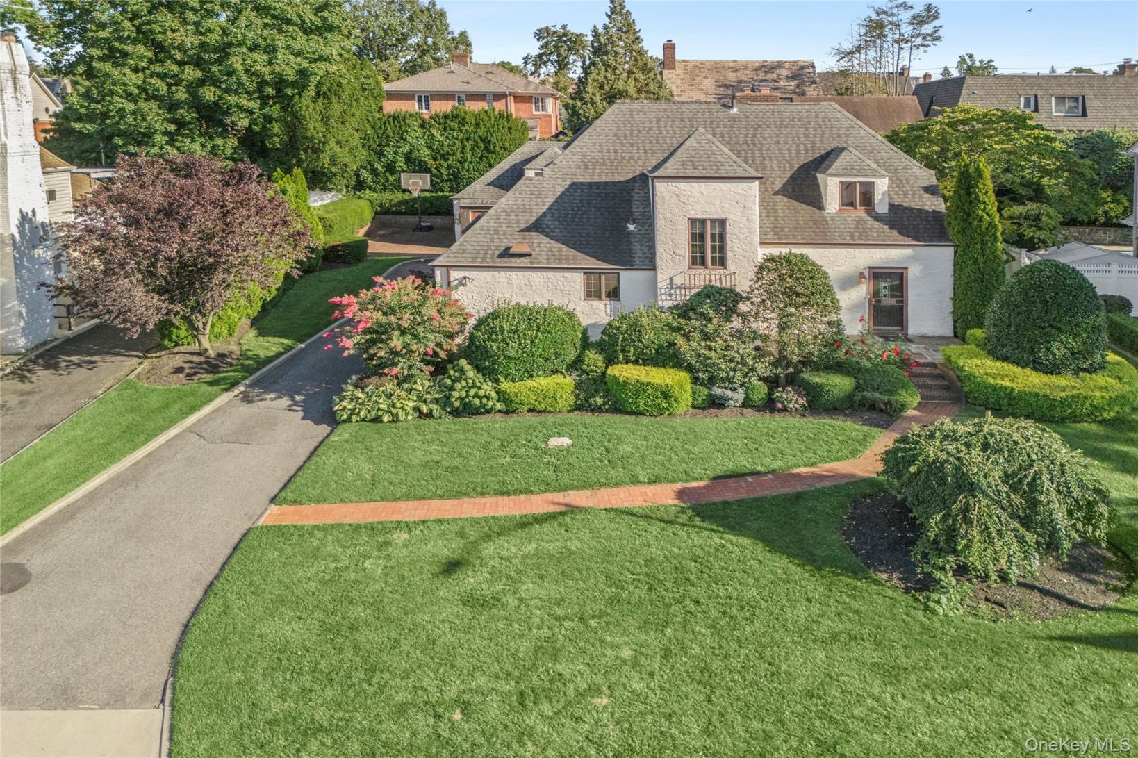 #4 photo, 21420 26th Avenue, Bayside , NY 11360