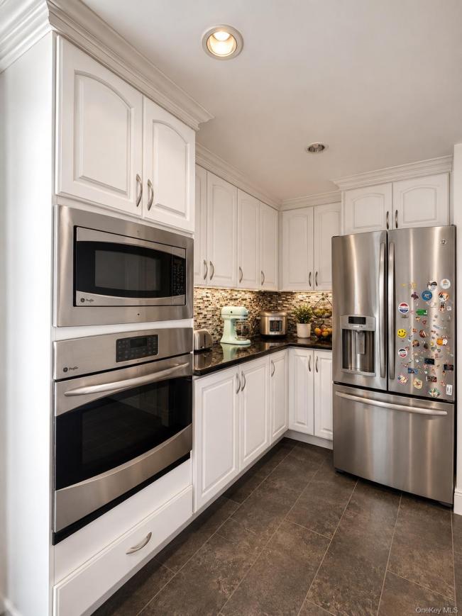 #3 photo, 202-13 33rd Avenue, Bayside , NY 11361