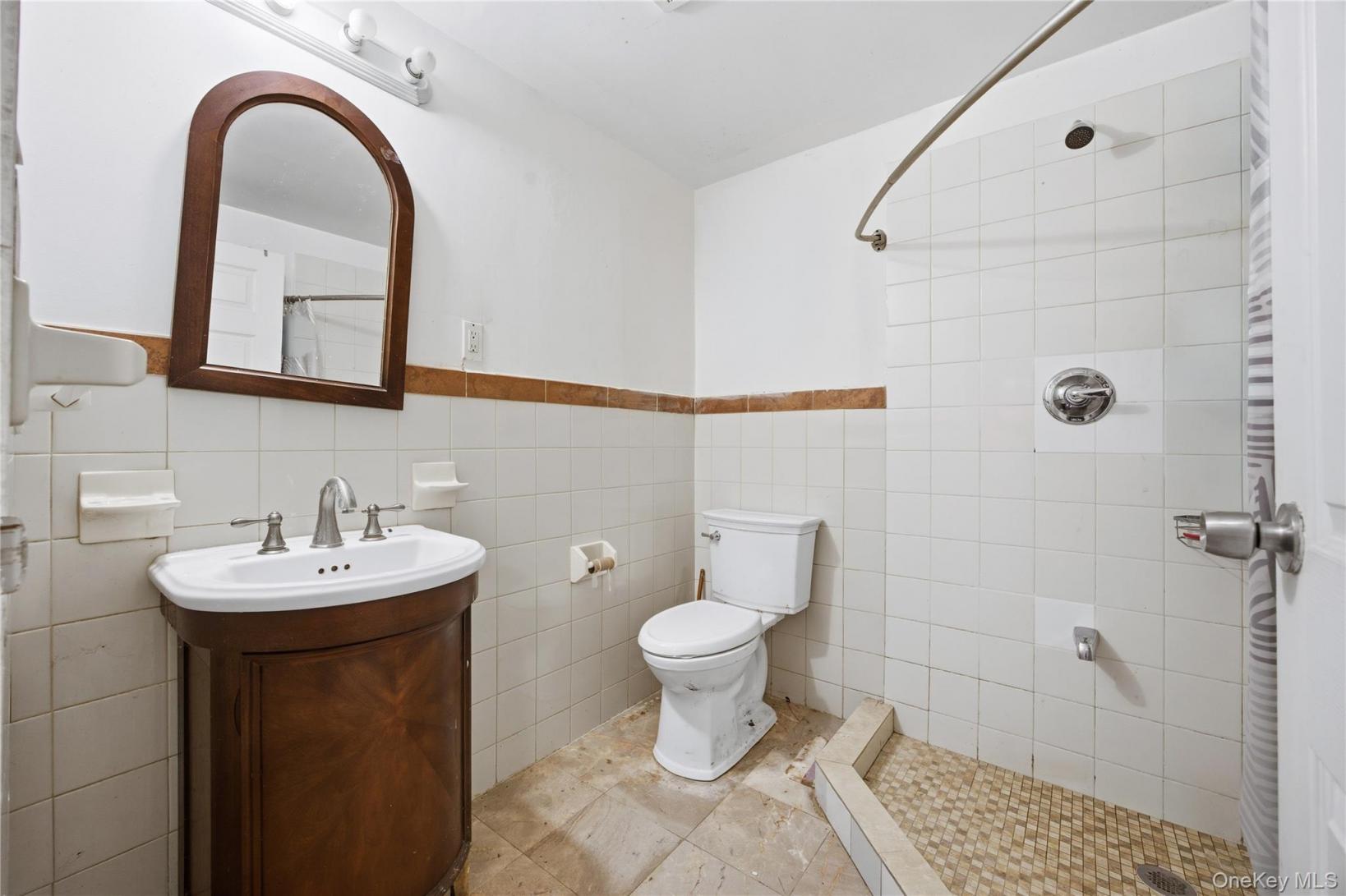 #18 photo, 32-03 Clearview Expressway, Bayside , NY 11361