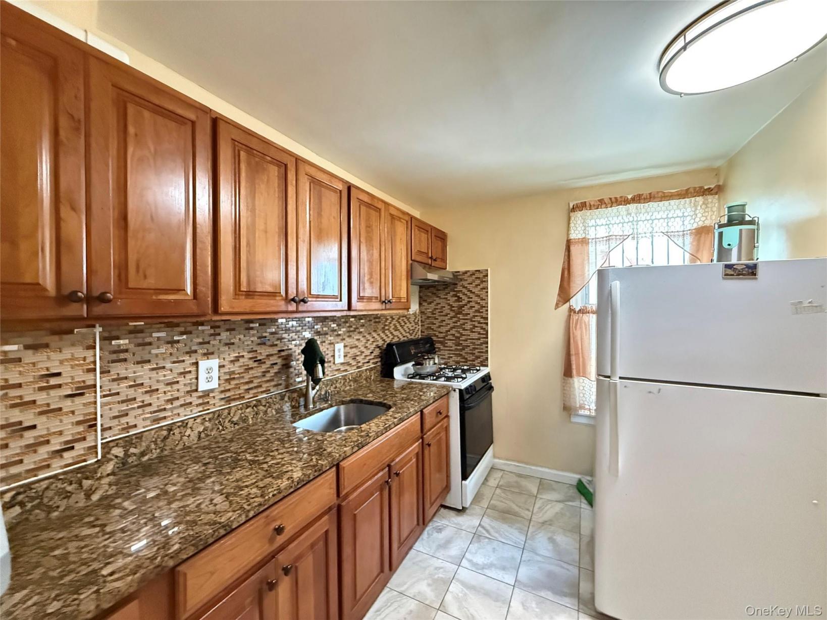 #10 photo, 102-08 39th Avenue, Corona , NY 11368